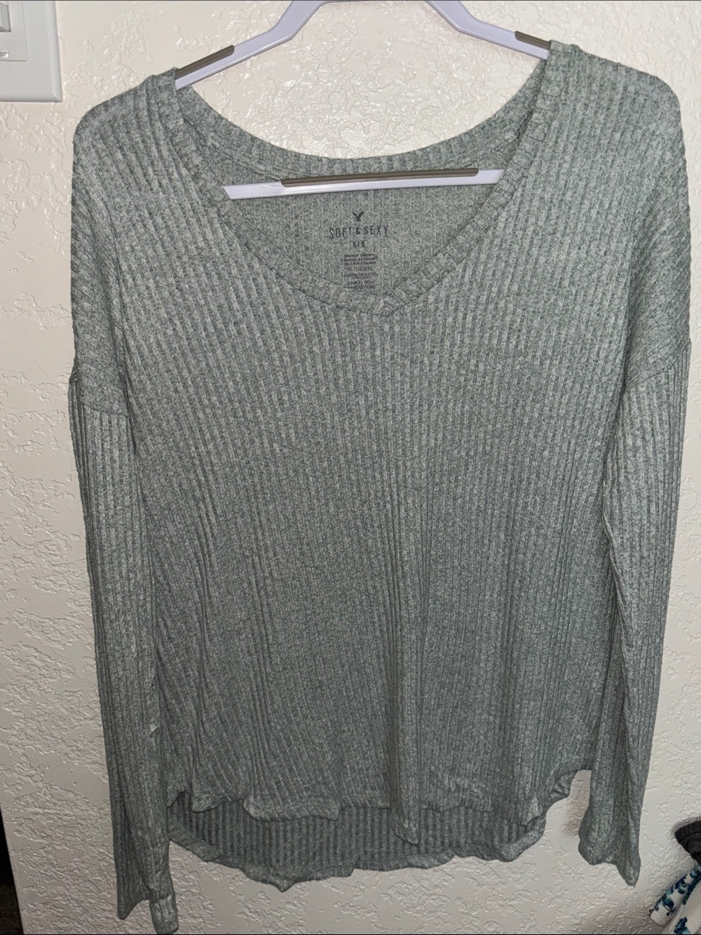 American Eagle Outfitters Relaxed Ribbed V-Neck Long Sleeve Top - Light Sage